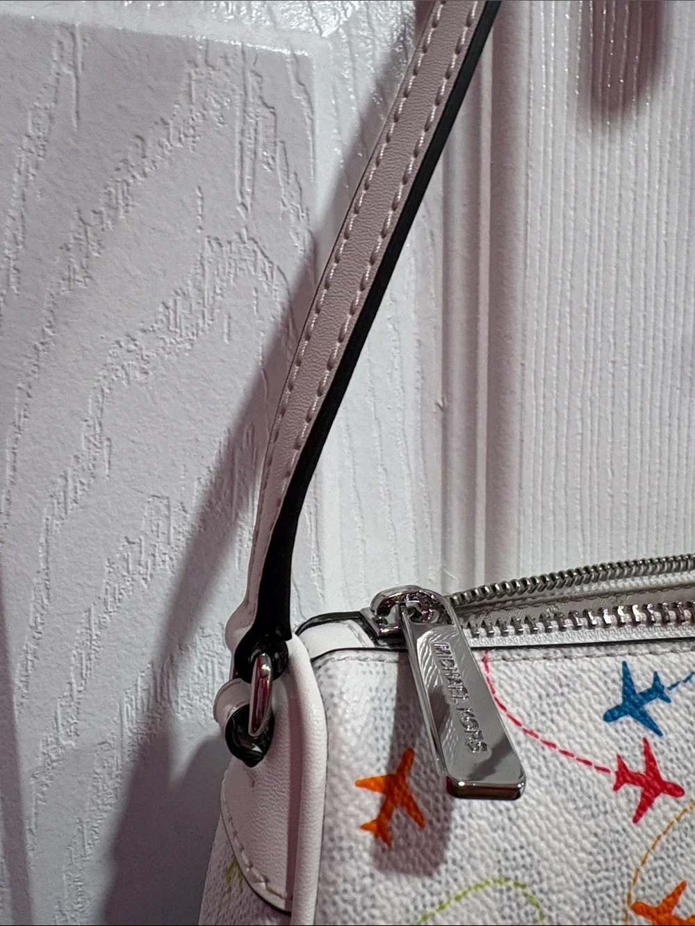 BNWT MICHAEL KORS Viral White Multicolor Airplane-Print Shoulder Bag
